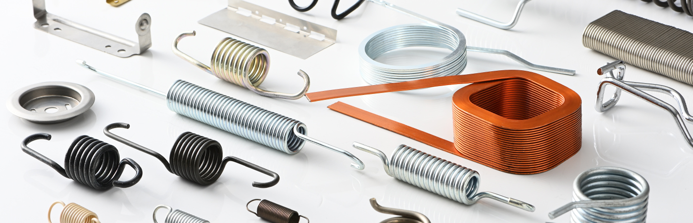 株式会社鈴木スプリング製作所様の創業90周年を象徴する、精密なばね製品と職人の技術が融合したメインビジュアル